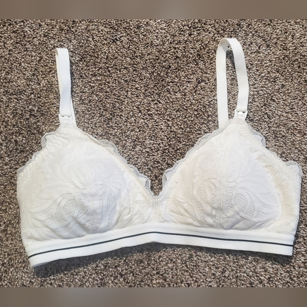 Chic Lace Cream Bra